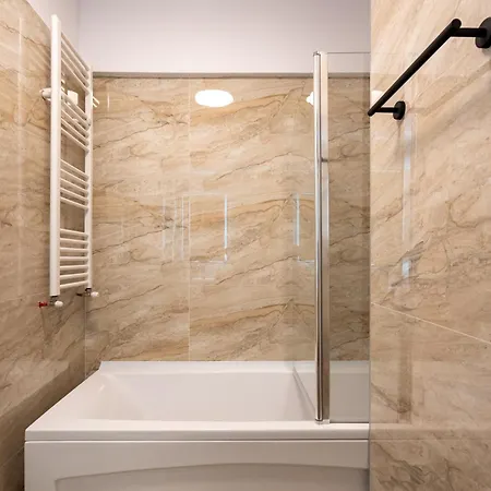 Апартаменты Spacious 204 *