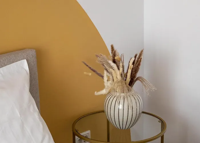 Spacious 204 Apartment