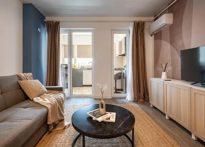 Spacious 204 Apartment